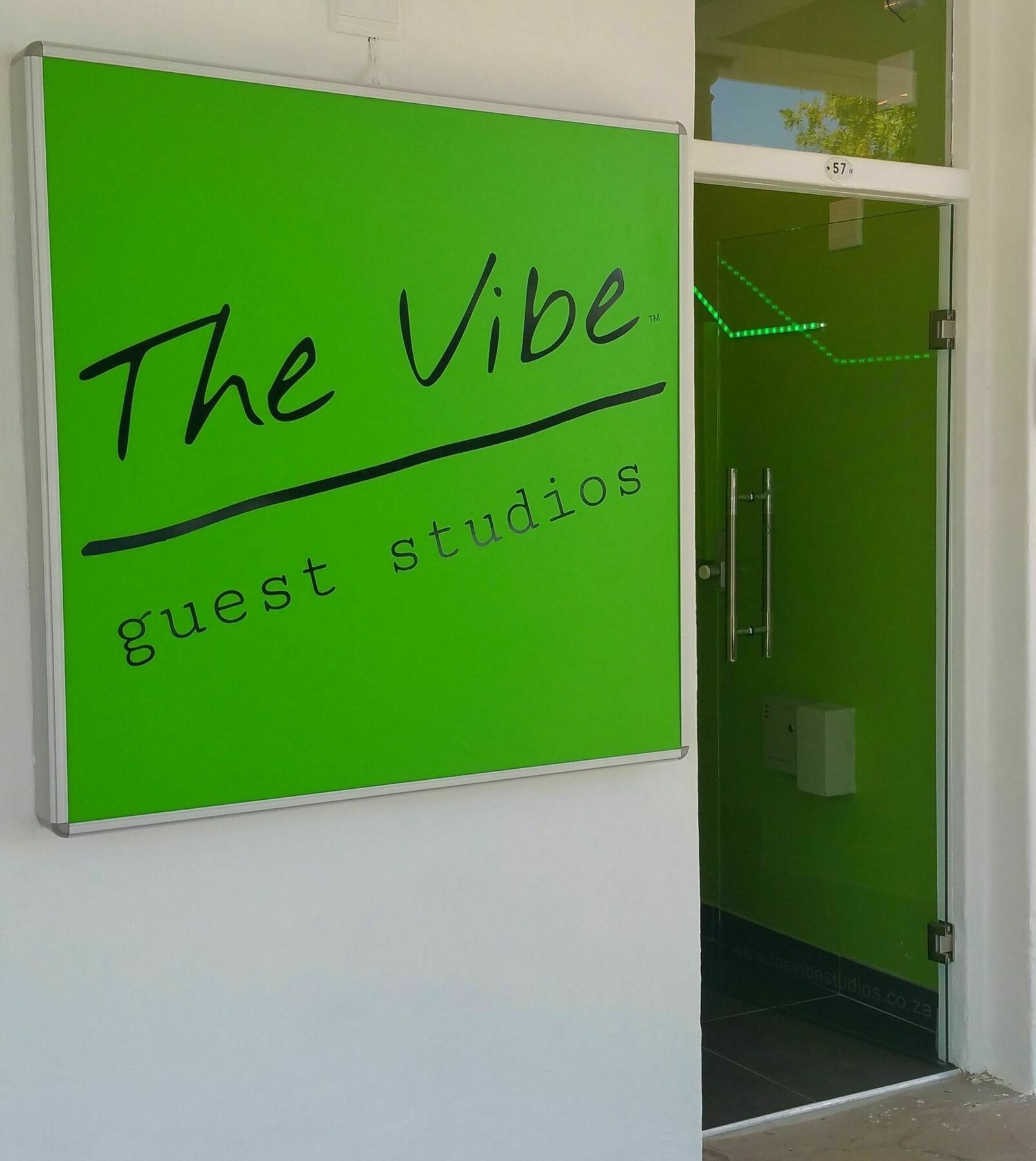 The Vibe Guest Studios Стеленбош Екстериор снимка